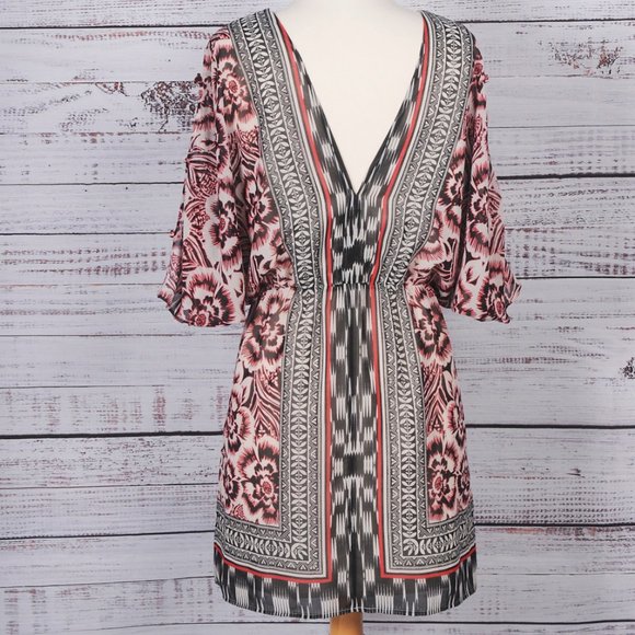 Bebe, Chiffon Dress, with Cut Out Sleeves Size S - Picture 4 of 6